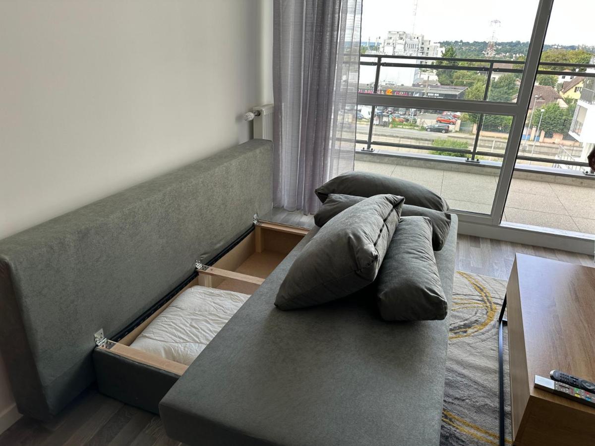 Agreable 2 Pieces Avec Balcon Et Parking Transports By Immo Kit Bnb Сарсель Экстерьер фото