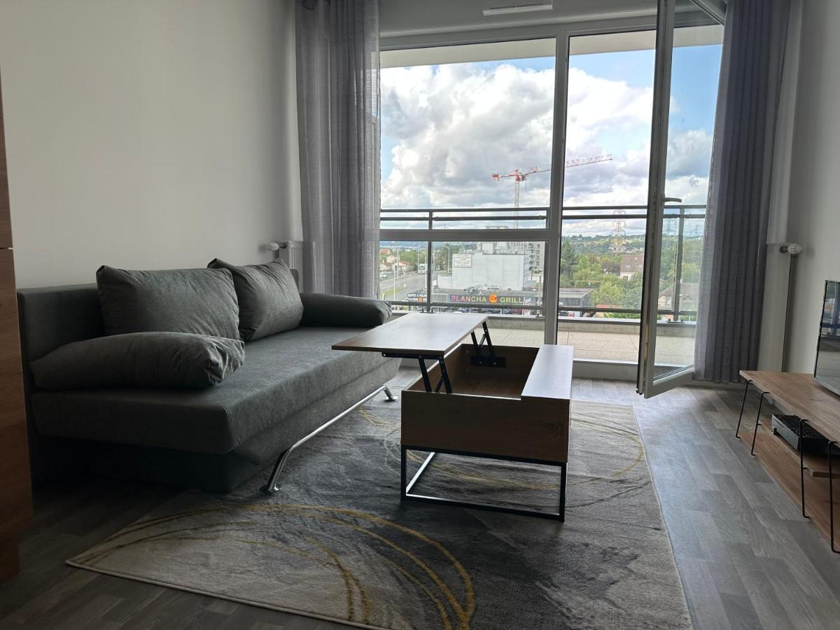 Agreable 2 Pieces Avec Balcon Et Parking Transports By Immo Kit Bnb Сарсель Экстерьер фото