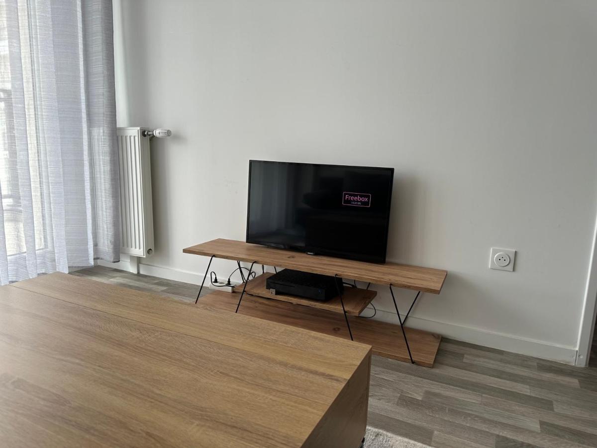 Agreable 2 Pieces Avec Balcon Et Parking Transports By Immo Kit Bnb Сарсель Экстерьер фото