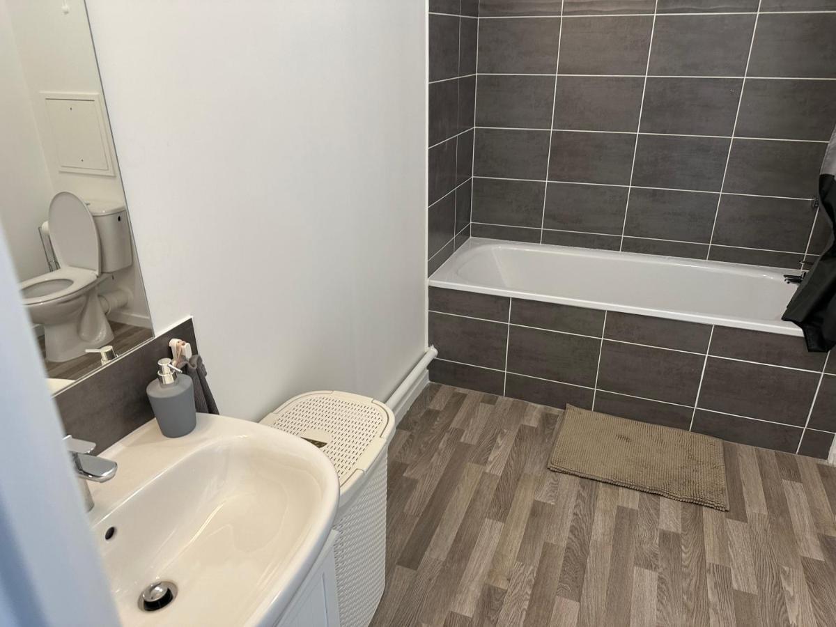 Agreable 2 Pieces Avec Balcon Et Parking Transports By Immo Kit Bnb Сарсель Экстерьер фото