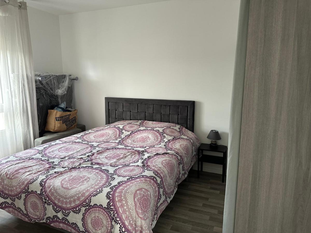 Agreable 2 Pieces Avec Balcon Et Parking Transports By Immo Kit Bnb Сарсель Экстерьер фото