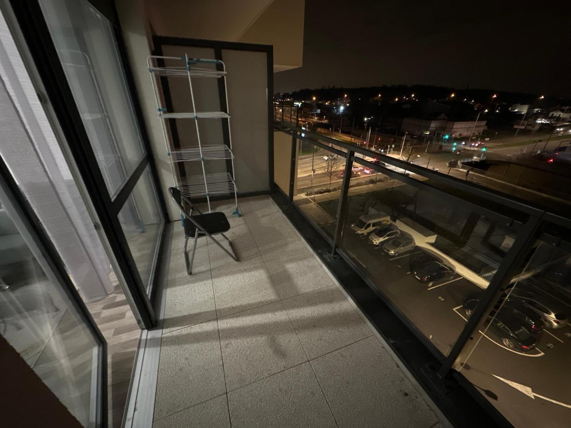 Agreable 2 Pieces Avec Balcon Et Parking Transports By Immo Kit Bnb Сарсель Экстерьер фото